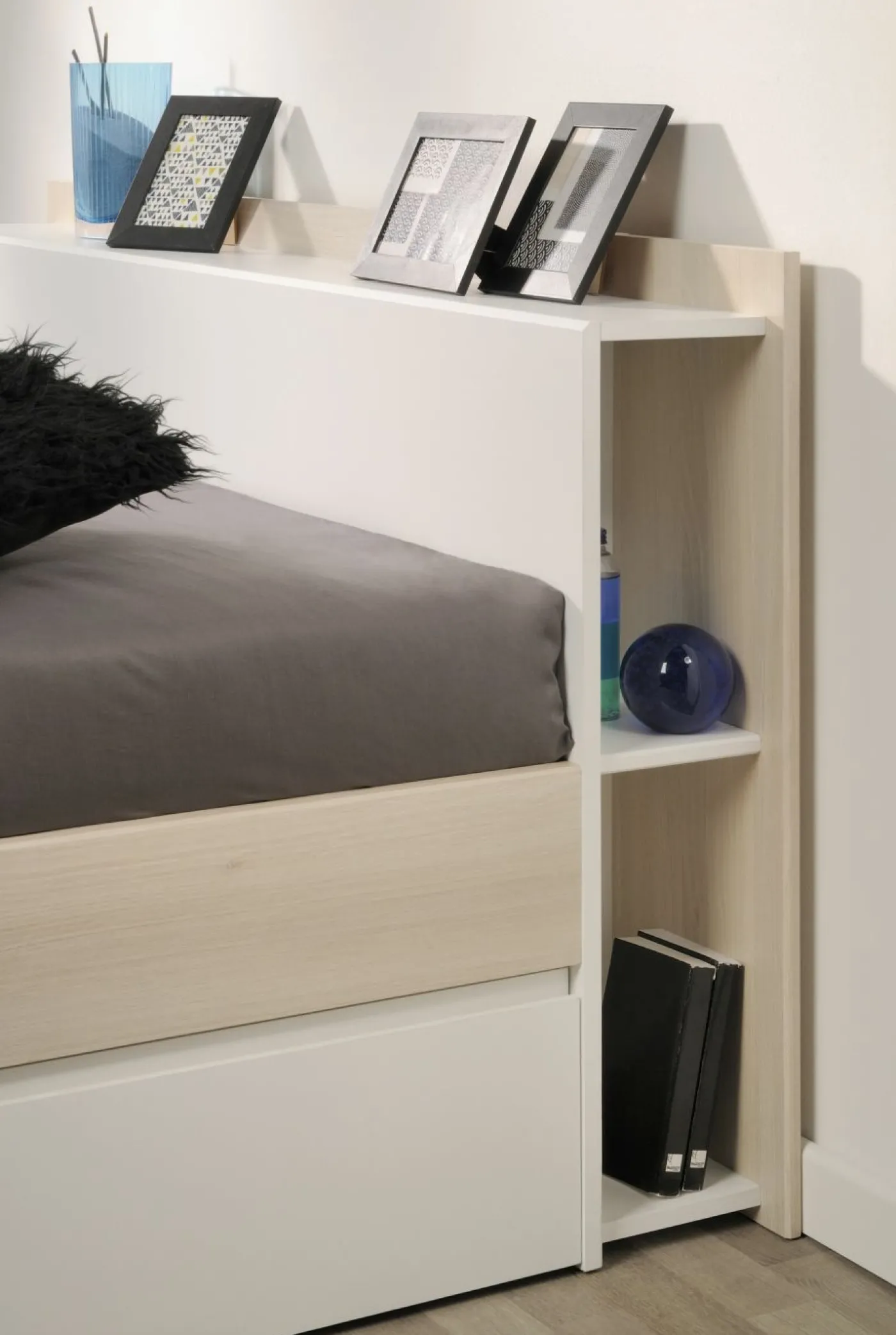 Bett mit Schreibtisch MOST 61