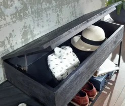 Garderobe AGUAYTIA