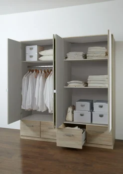 Kleiderschrank IMAGO
